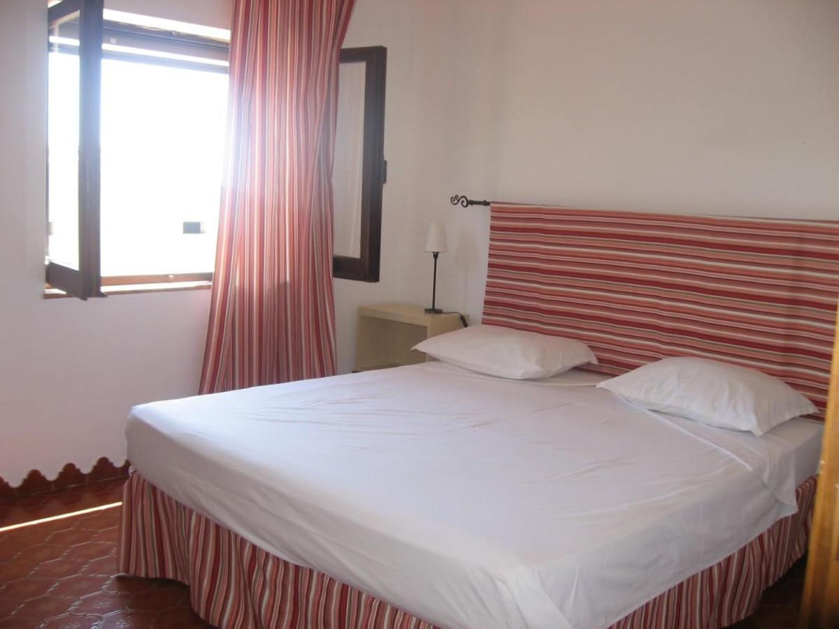 Tresnuraghes Nice Apartments In Waterfront Villa In Bosa Porto Alabe מראה חיצוני תמונה